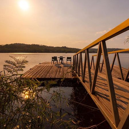 De Lago Resort On Lake Bennett エクステリア 写真